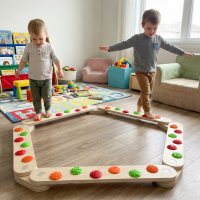 Pistă de echilibrare cu elemente de masaj și placă de echilibrare